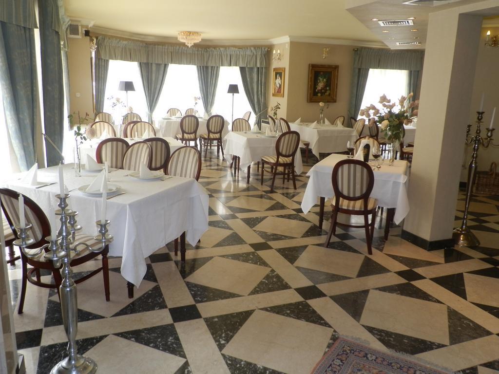 Willa Alexander Resort & Spa - Caloroczny Kryty Basen Миелно Екстериор снимка