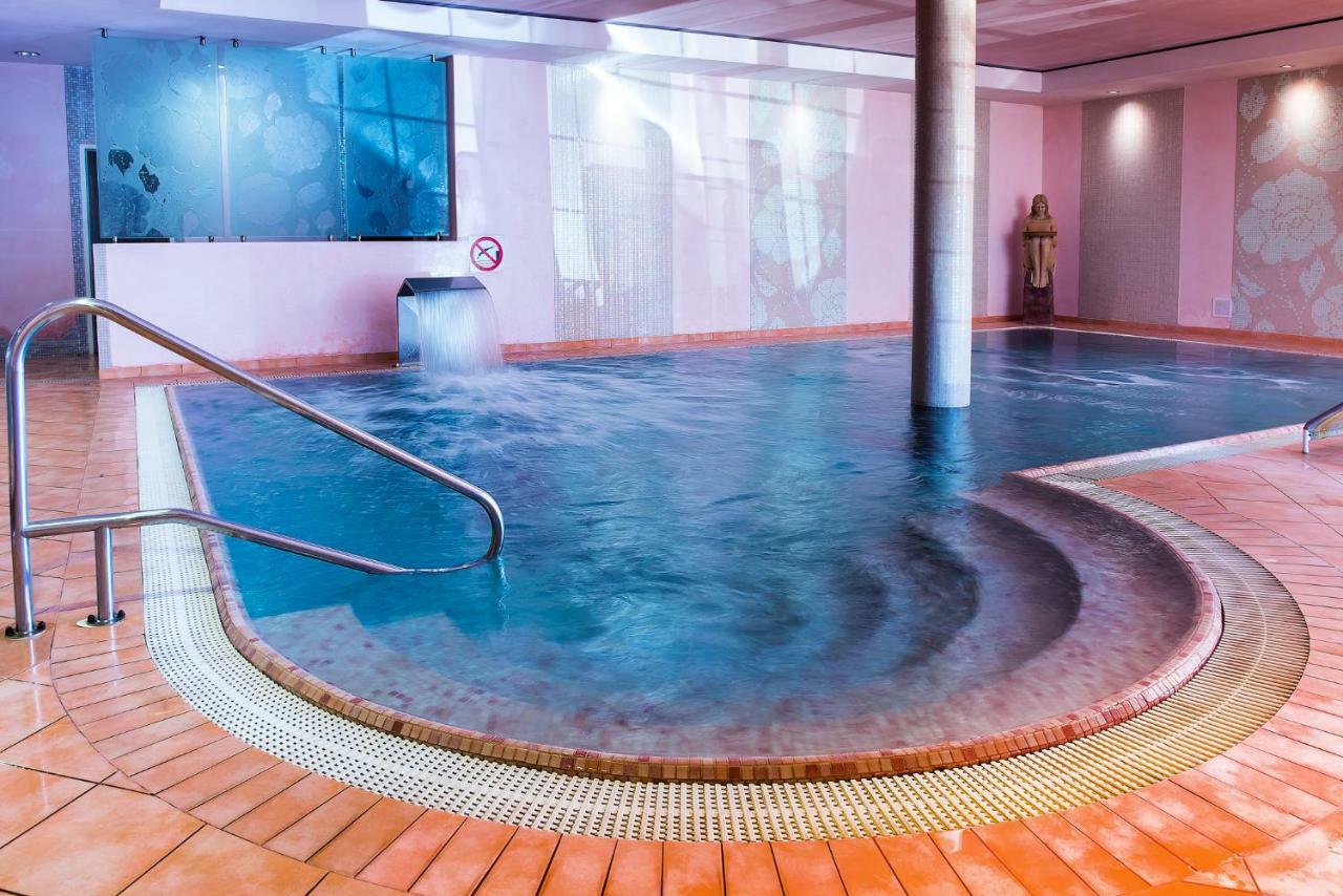 Willa Alexander Resort & Spa - Caloroczny Kryty Basen Миелно Екстериор снимка